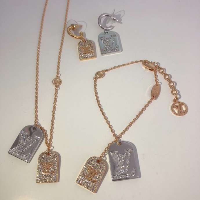 Picture of LV Sets _SKULVsuits09129713010